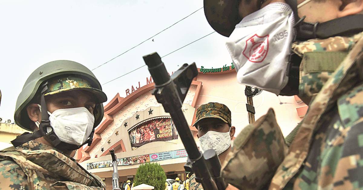 Raj Mandir scanned to search for a ‘bomb’